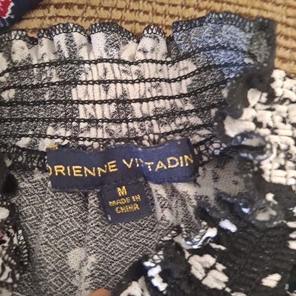 Floral Black and White Women's Top - Picture 4 of 4